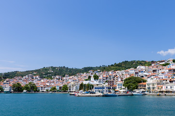 Fototapeta na wymiar View to the picturesque harbor of Skopelos island, Greece