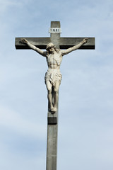 Jesus de marmol crucificado, Inri