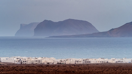 Fototapeta na wymiar Isla de la Graciosa vista desde Famara Lanzarote