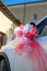 fiocco bianco e rosso tulle specchietto auto matrimonio