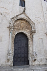 Fototapeta na wymiar Kościół na starym miescie w Bari, Włochy