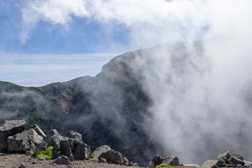 乗鞍　魔王岳の山頂にかかる雲