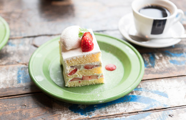 cake with strawberries