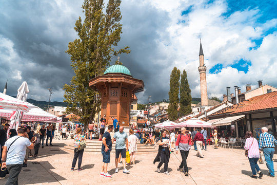 Pigeon Square and Sebilj
