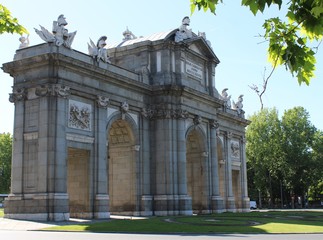 Fototapeta na wymiar Puerta de Alcalá de Madrid