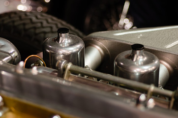 Obraz na płótnie Canvas English engine bench with SU carburetors