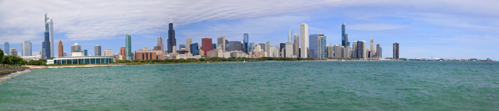 Panoramic view of Chicago skyline with Lake Michigan on the foreground, IL, USA