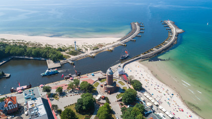 Kołobrzeg – piękne miasto i uzdrowisko nad Morzem Bałtyckim z lotu ptaka - obrazy, fototapety, plakaty