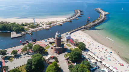 Fototapeta Kołobrzeg – piękne miasto i uzdrowisko nad Morzem Bałtyckim z lotu ptaka obraz