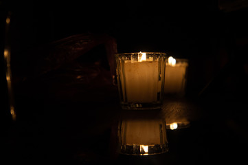 Veladoras en vasos de cristal