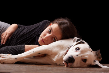 adolescente, mascota, gato, perro, dalmata, dalmatian, hembra, macho, niña, complicidad, amistad,...