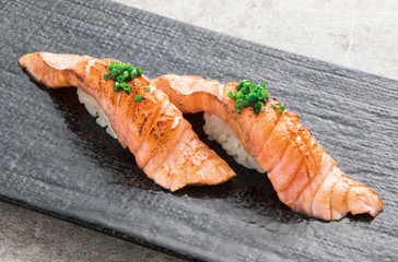 炙りサーモン寿司