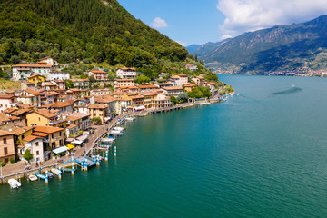 Lago D'Iseo (IT) - Peschiera Maraglio - vista aerea 