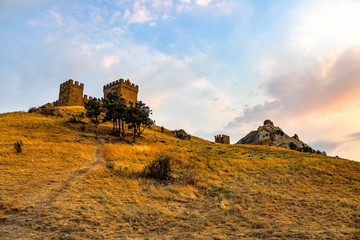 Obraz premium excavations, remains of an ancient fortress, sunset ancient fortress
