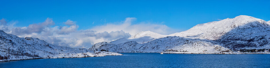 Fototapeta na wymiar Lofoten islands and Norwegian sea in winter, Norway