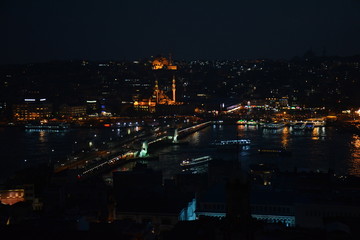 Fototapeta na wymiar Panorama Istanbul de nuit Turquie
