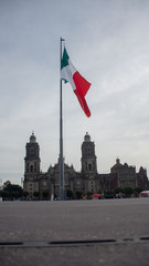 Bandera y catedral