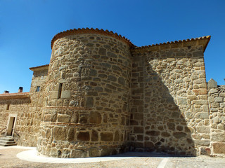 Abadía Nuestra Señora de la Asunción en Burgohondo