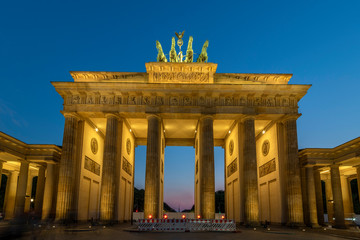 Fototapeta premium Branderburger Gate at the Blue Hour, Berlin, Germany