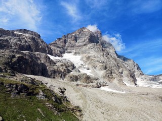 Fototapeta na wymiar Monte Cervino - Matterhorn , mountains in Breuil-Cervinia, Italy