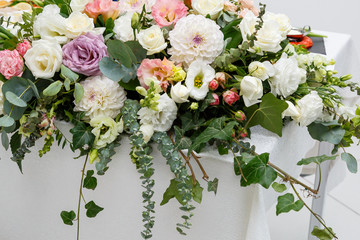 wedding decorations on the wedding day for the newlyweds