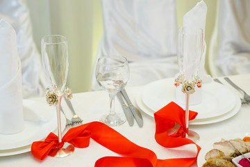 wedding decorations on the wedding day for the newlyweds