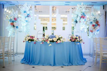 wedding decorations on the wedding day for the newlyweds