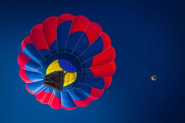 Zelfklevend Fotobehang Hot air balloons in clear sky © FreebillyPhotography