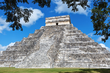 Fototapeta na wymiar Pyramid Kukulkan - the temple construction which remain among ruins of the ancient city of the Maya Chichen Itza.