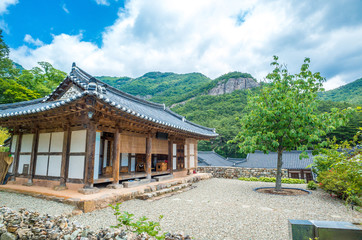 Fototapeta na wymiar 한국의 전통 건물
