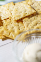 クラッカーとチーズ