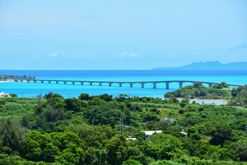 島にかかる橋