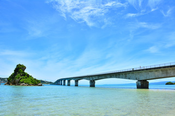 Fototapeta na wymiar 離島と橋