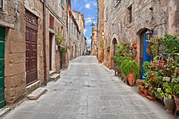 Pitigliano, Tuscany, Italy: alley in the old town
