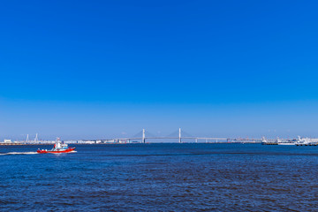 横浜 臨港パークと横浜港の風景