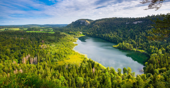 Lac de Bonlieu im Franche Comt&eacute; in Frankreich