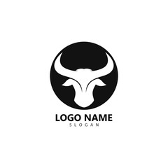 Fototapeta premium Bull head logo vector icon illustration design 