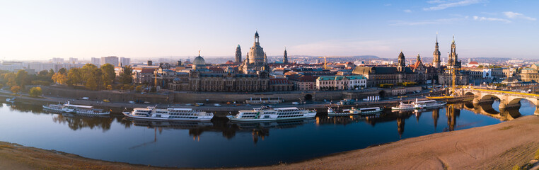 Dresden Panorama am K&ouml;nigsufer, Blick zur Inneren Altstadt