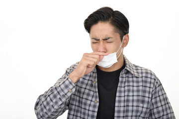 マスクをした若い男性