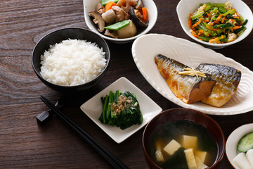 日本の食卓