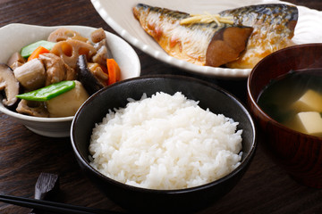 日本の食卓