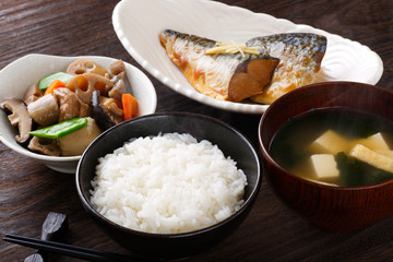 日本の食卓