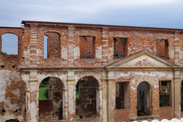 Fototapeta premium In der Klosterruine in Dargun