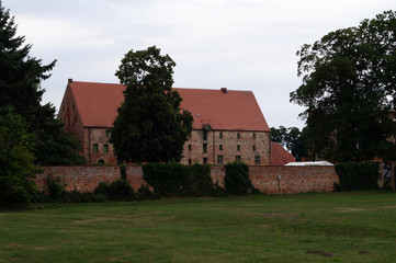 Fototapeta na wymiar Alte Klosterruine in Dargun
