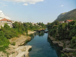 Fototapeta na wymiar view of the river in Mostar 