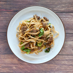 Stir Fried Beef Noodles with Broccoli