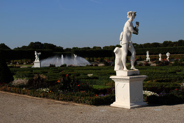 Eine Statue in den Herrenhäuser Gärten