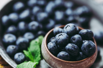 Myrtilles du jardin et menthe fraiche