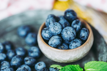 Myrtilles du jardin et menthe fraiche
