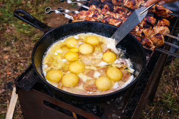 camping breakfast bacon egg